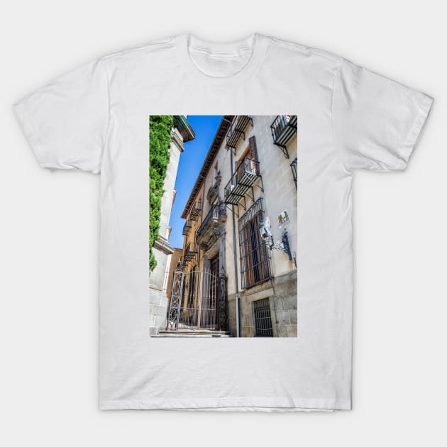 Pasadizo del Panecillo T-Shirt by JJFarquitectos